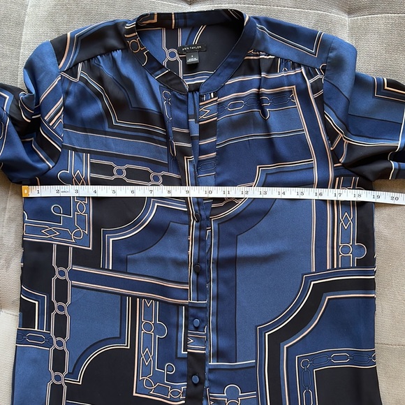 Ann Taylor women’s navy blue blouse - Picture 8 of 10